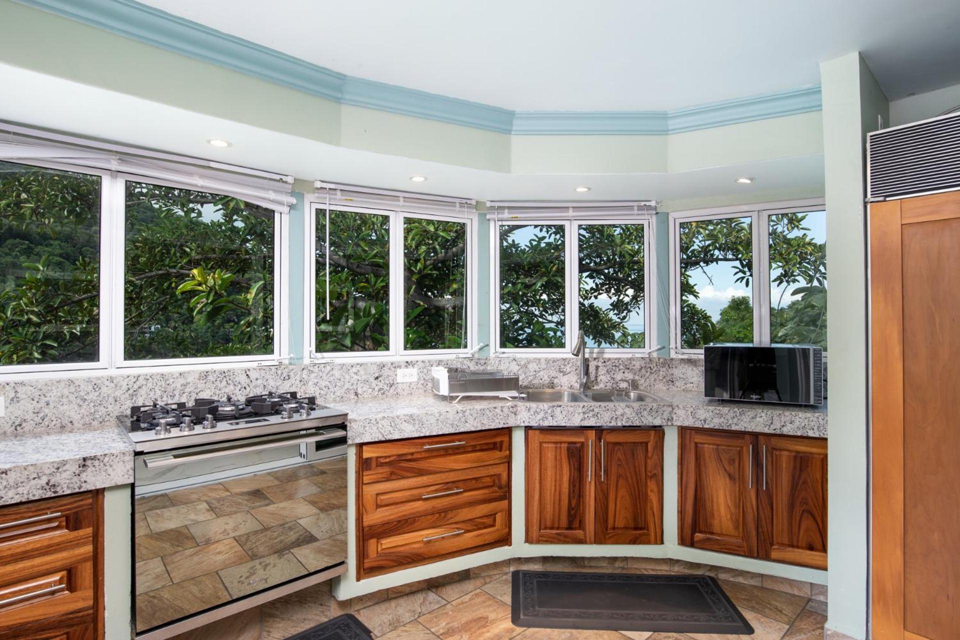 Apartment Family Vacation Home, Frontage *