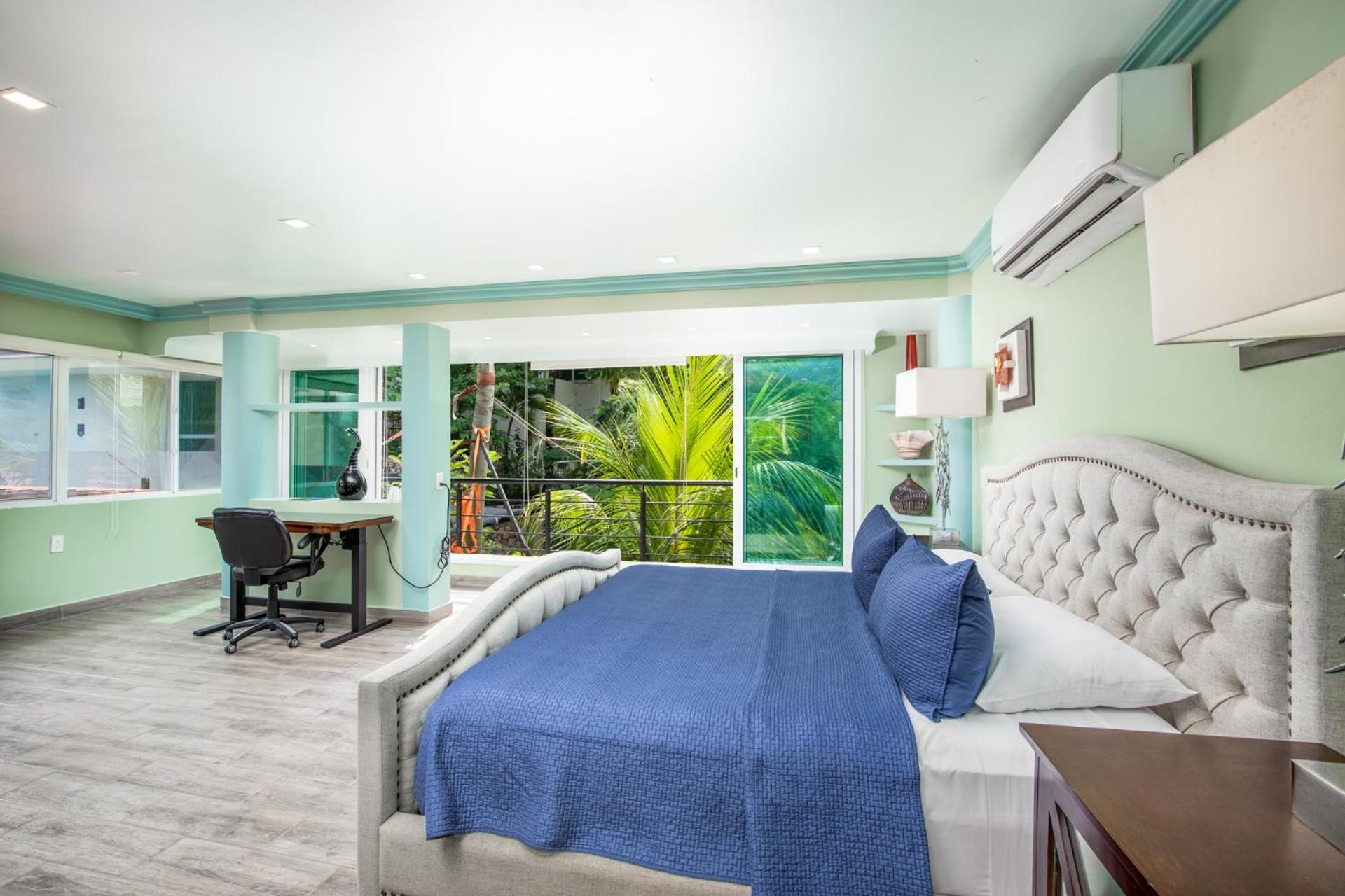 Family Vacation Home, Frontage *