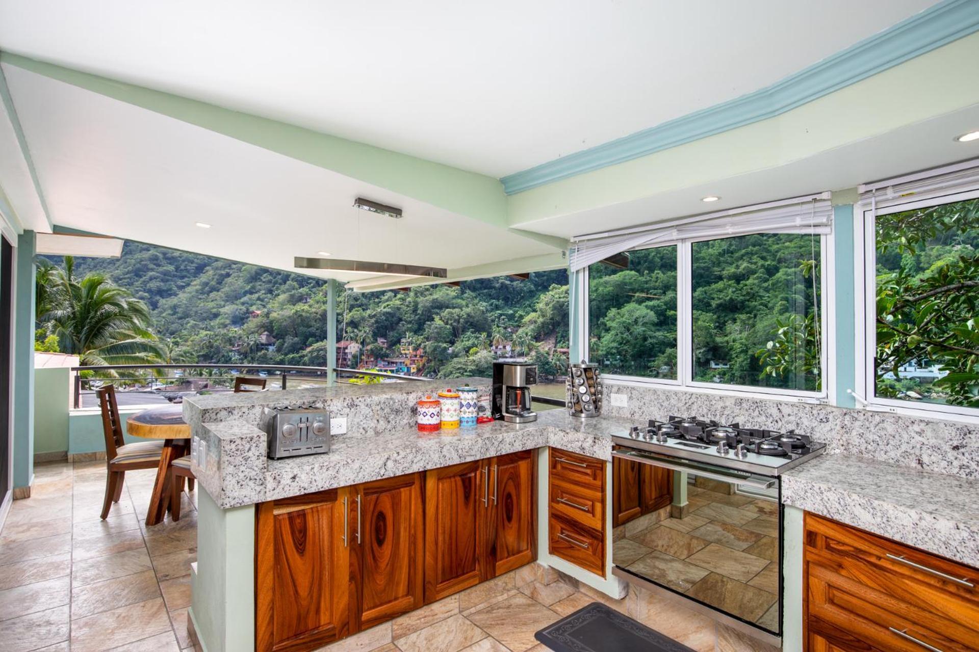 Family Vacation Home, Frontage Apartment