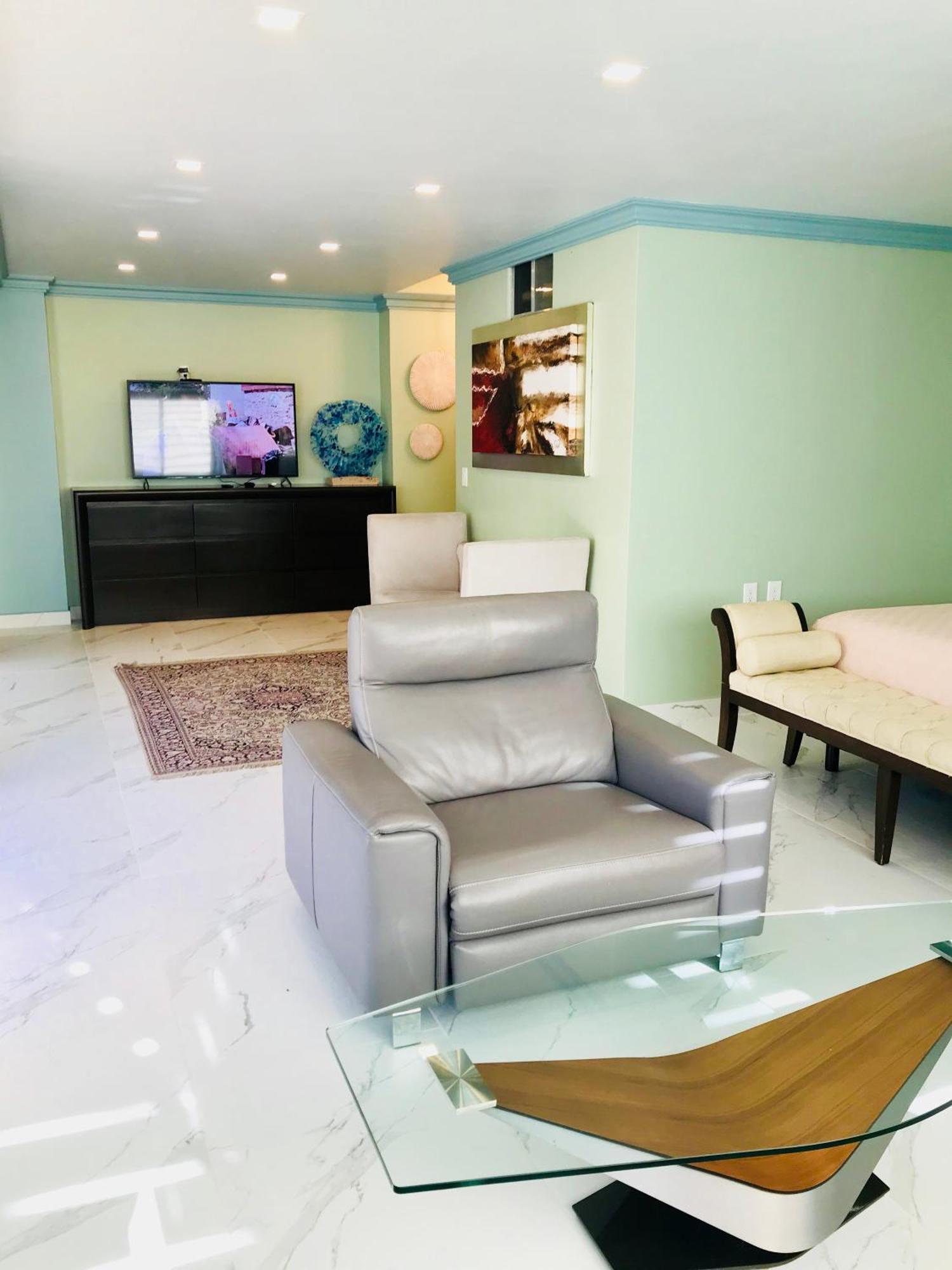 Apartment Family Vacation Home, Frontage